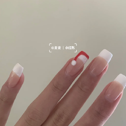 Christmas Nail Arts Ideas 2021 Minimalistic Santa Hat