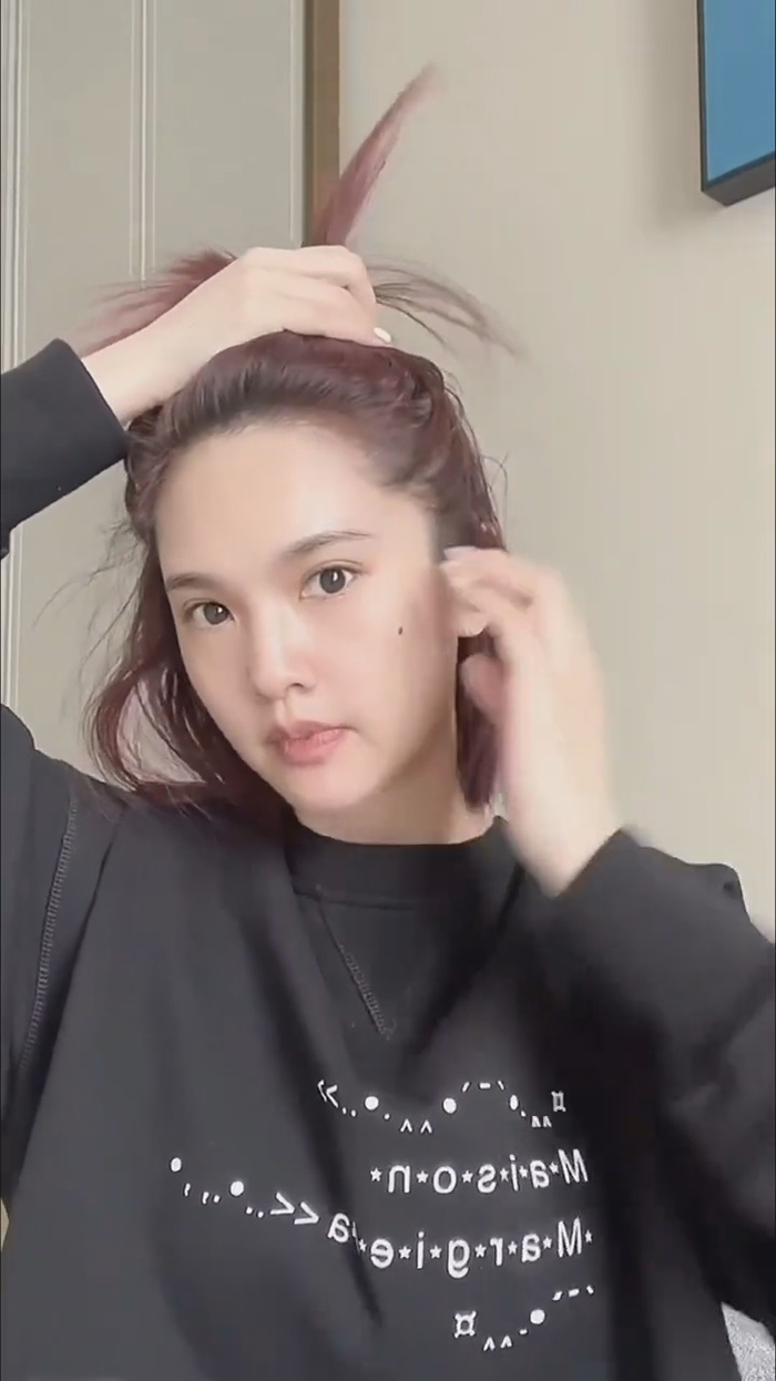 Rainie Yang Signature Bun step 2